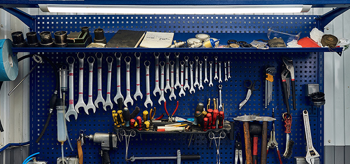 How to choose professional workbench